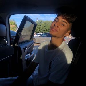 Meet your Posher, Diego